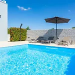 Ovis Villa Peresiji