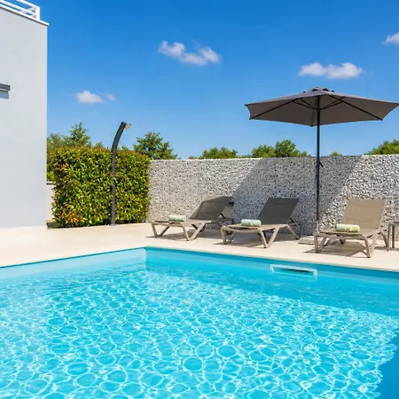 Vila Ovis Peresiji